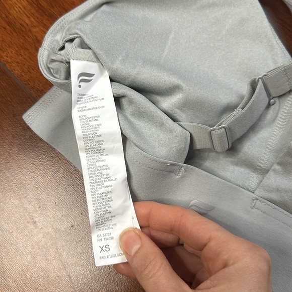 NWT Fabletics XS Padded Sports Bra Gray - Picture 5 of 6